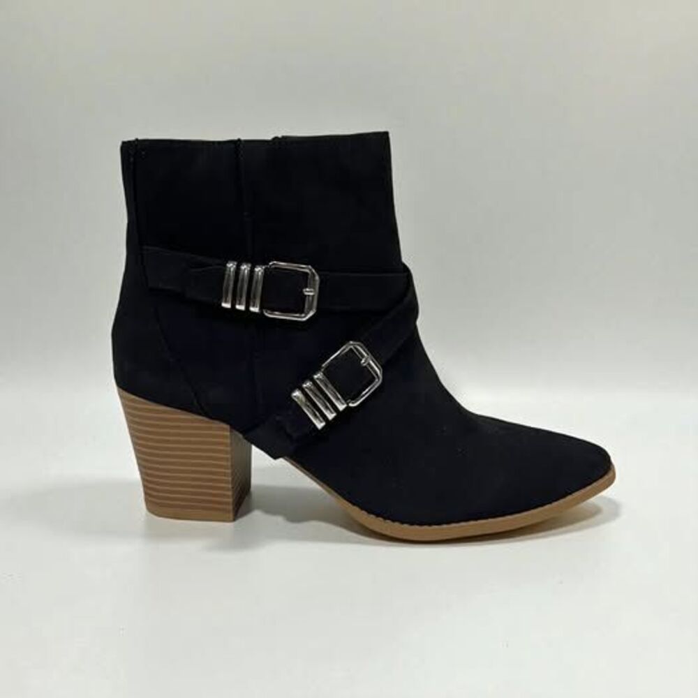 Size 8 Black Boots with buckle Elyssaa Sun and Stone